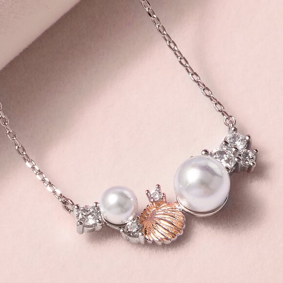 Pearl Seashell Necklace - Charmed Aroma By The Sea Collection - Picture 1 of 2